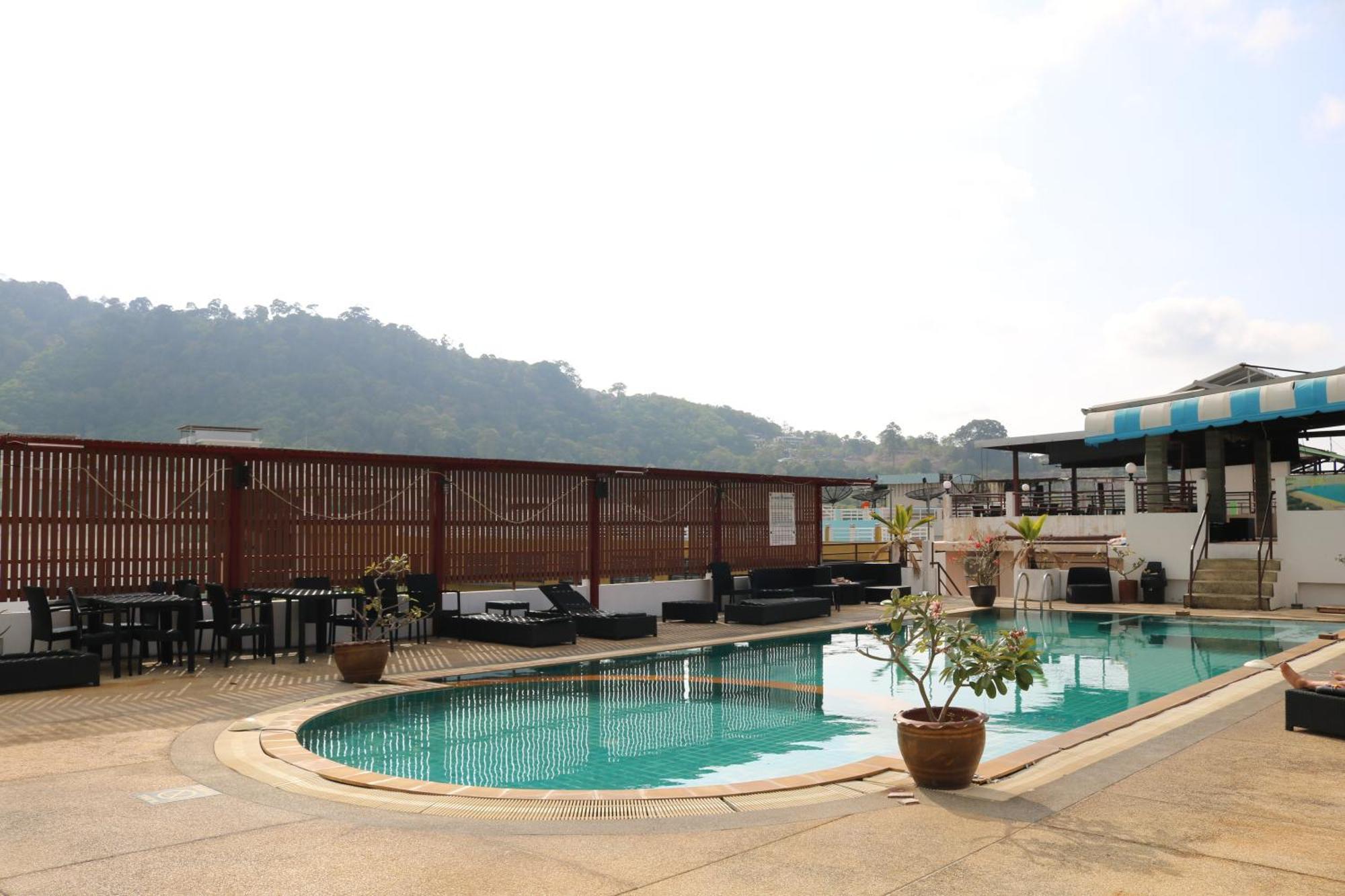 D C Patong Hotel Exterior photo